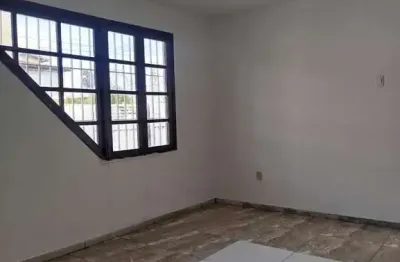 Casa residencial para locação em rua publica na brasília, feira de santana, 3 quartos, sendo 1 suíte, 2 salas, 2 banheiros, 1 vaga