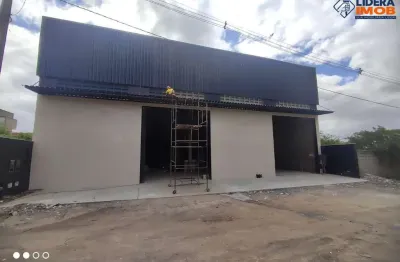 Galpão comercial para locação em rua pública, lagoa salgada, feira de santana, 2 salas, 2 banheiros, 270m² área total.