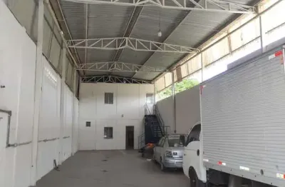 Galpão comercial para locação em rua pública, sim, feira de santana, 1 sala, 1 banheiro, 300m² área total.