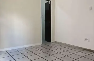 Casa residencial para venda em rua publica na brasília, feira de santana, 3 quartos, sendo 1 suíte, 2 salas, 2 banheiros, 1 vaga