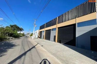Galpão comercial para locação em rua pública, sim, feira de santana, 1 banheiro, 1 vaga, 330m² área total.