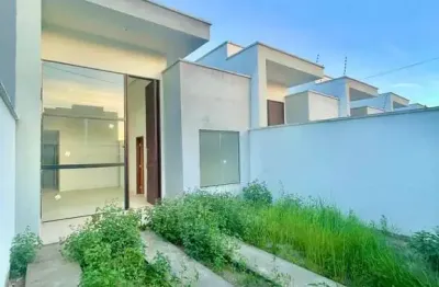 Casa residencial para venda em rua publica, sim, feira de santana, 3 quartos sendo 1 suíte, 1 sala, 2 banheiros, 2 vagas 172 m² área total.