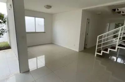Casa residencial para venda em condomínio fechado, sim, feira de santana, 3 suítes, 1 sala, 4 banheiros, 2 vagas, 200m² área total.
