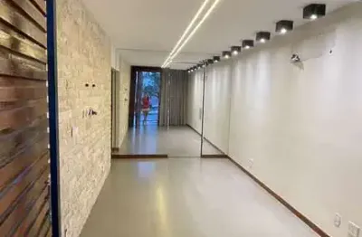 Casa no sim, 2 quartos, 1 suíte, closet, área gourmet, para venda, em condomínio fechado, em feira de santana.