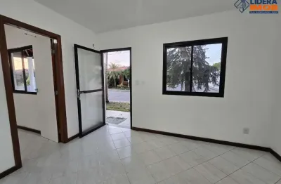 Casa residencial para locação em condomínio fechado, santa mônica, feira de santana, 4 quartos sendo 2 suítes, 1 sala, 3 banheiros, 2 vagas.