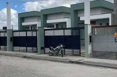 Casa residencial para venda em rua pública, sim, feira de santana, 3 quartos, 1 suíte, 1 sala, 2 banheiros, 2 vagas, 135m² área total.