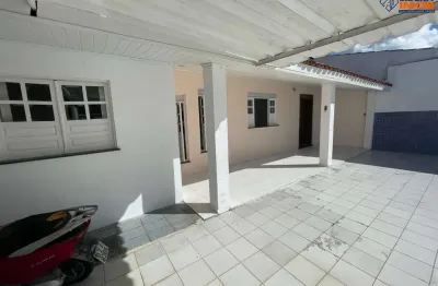 Casa residencial para venda em rua publica, sim, feira de santana, 2 quartos, 1 sala, 2 banheiros, 6 vagas, 347 m²área total