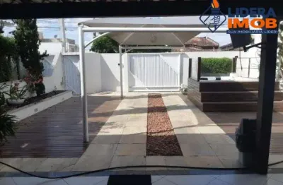 Casa na cidade nova, em rua pública, 4/4, suítes, closet, jacuzzi, academia, armários planejados, para venda, em feira de santana