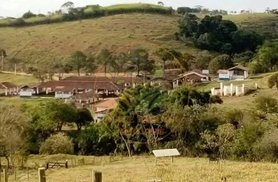 Ótima fazenda de 110 alqueires no vale do paraiba -sp  fa00151