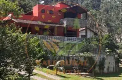 Belo sítio escriturado de 1 alqueire e 250 m² em natividade da serra - st00143