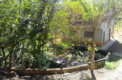 Excelente chácara com nascente e casa sede assobradada na zona norte de sjc - ch00235