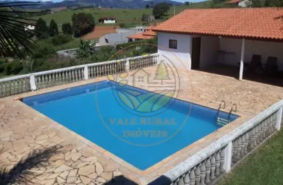 Belíssima chácara  de 5.700 m² com piscina no sul de minas,porteira fechada ! ch00154