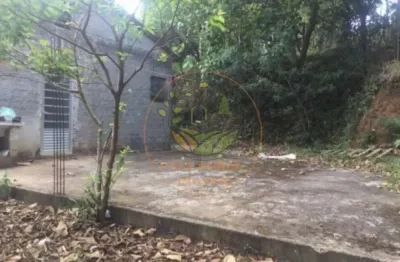 Excelente  chácara em condomínio, com 2.609 m², poço artesiano e pomar! ch00140