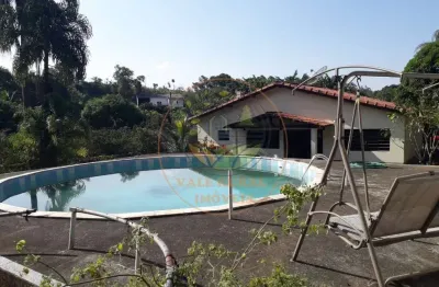 Excelente chácara de 3.200 m² em jacareí com piscina e pomar! ch00138