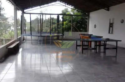 Chácara  de 3.000m² com salão e piscina em caçapava- sp  ch00293