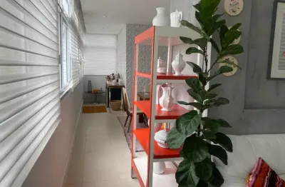 Imóvel com assinatura - ícone do bairro de higienópolis  e completamente reformado...tudo há poucos passos do melhor comércio e restaurantes da região