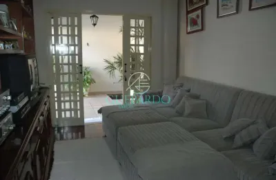 Casa térrea  à venda com 4 suites, ambientes com  armarios planejados, zoneamento zr2, na avenida v