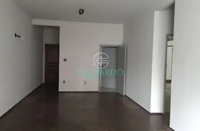 Apartamento à venda, sala ampla com sacada, 4 dormitórios, sendo 1 suíte, cozinha com armários, ed.