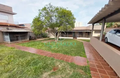 Casa á venda a 100m da  av. santos dumont com 124m²  de área construída-, 02 dormitórios (01 suíte)
