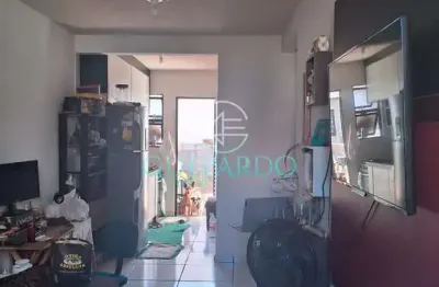 Casa à venda, com 2 dormitórios, localizada em condomínio fechado no  jardim maria celina, londrina