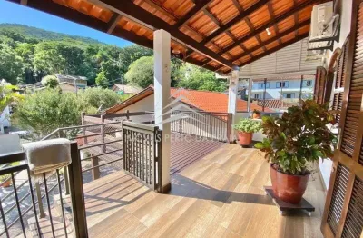 Casa com 5 quartos à venda na leopoldo josé guerreiro, 186, centro, porto belo por r$ 1.799.000