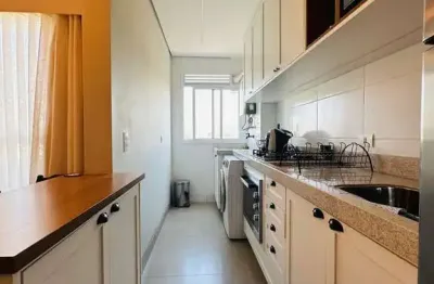 Apartamento 2 dormitórios semi mobiliado com planejados, varanda e infraestrutura completa no resid