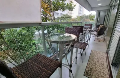 Apartamento alto padrão na Praia das Pitangueiras – 4 dormitórios, 2 suítes, a um quarteirão do mar