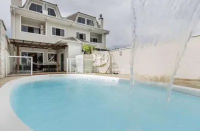 Casa com 213 m², 03 quartos sendo 1 suíte à venda no bairro mossunguê.