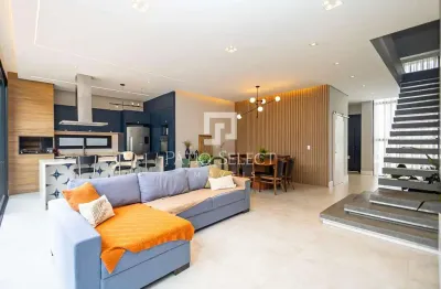 Casa com 302.75 m², 3 quartos sendo 2 suítes à venda no bairro Campo Comprido.