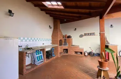 Casa à venda em jaguariúna, subdivisão gastaldo, com 4 quartos, com 220 m²
