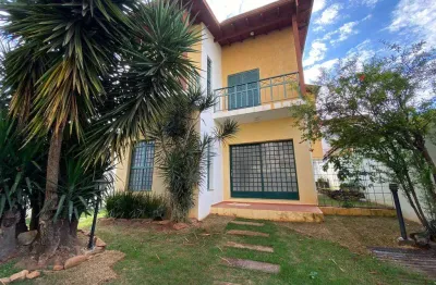 Casa à venda e para alugar em jaguariúna, centro, com 3 quartos, com 261.07 m²