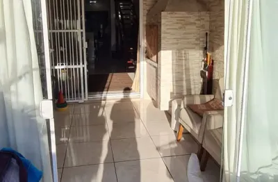 Sobrado 2 dormitórios em capão novo, sem taxa de condomínio, apenas 400m do mar