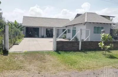 Casa 3 dormitórios na beira mar de capão novo, realmente pé na areia