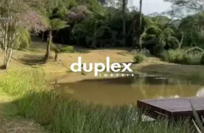 Sítio com 5.414 m² com benfeitorias a 6 minutos de rancho queimado