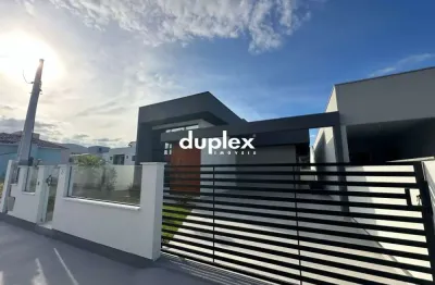 Casa térrea com 2 dormitórios, área gourmet e 2 vagas em são josé
