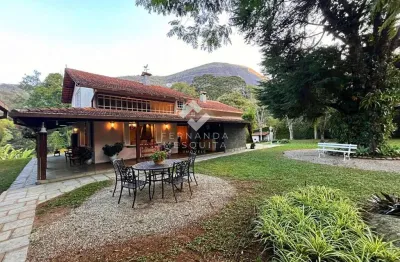 Casa Estilo Colonial com Acabamento de Luxo em Parque do Imbuí, Teresópolis