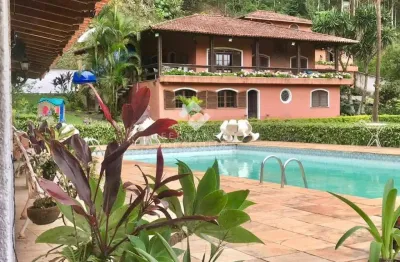 Casa à venda em teresópolis, colônia alpina, com 5 quartos, 600,00m²