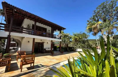 Casa de alto padrão à venda na granja comary – gleba vi com vista para o lago e a cbf