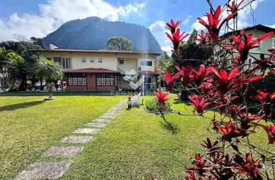Casa de alto padrão à venda no comary, teresópolis – 5 quartos, lazer completo e vista deslumbrante