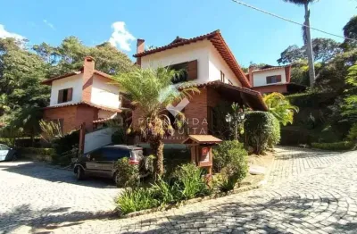 Casa em condomínio com 3 quartos e 4 vagas de garagem em teresópolis