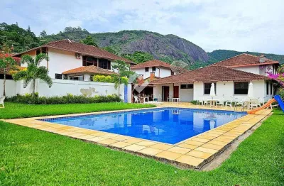 Casa duplex em condomínio don pepe à venda no parque do imbuí – teresópolis rj