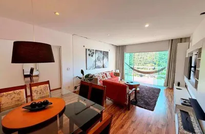 Casa à venda na várzea em teresópolis com 3 quartos, varanda e vista livre