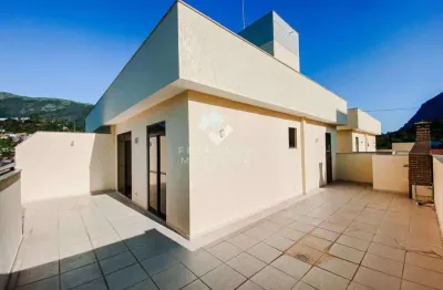 Cobertura à venda no Alto em Teresópolis com 4 quartos, terraço amplo e 2 vagas