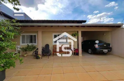 VENDO - Casa em Excelente localização com 3 Dormitórios e Área Gourmet Ampla - Chamonix