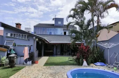 VENDO - Sobrado com 4 Quartos sendo 1 suíte - Jardim Santa Clara, Zona Leste - Londrina - PR