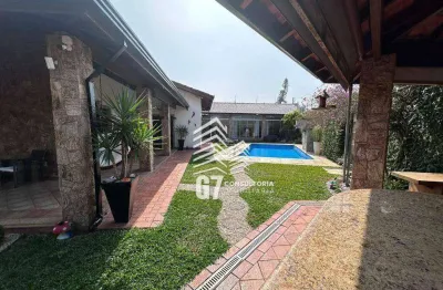 Mega casa com terreno de 556m e uma area construida de 225m - 4 suites - e com piscina