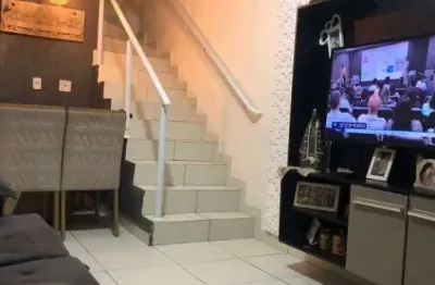 Oportunidade Única: Casa de Condomínio na Praia Grande por R$ 260 mil!