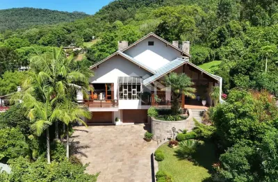 Casa fabulosa com 05 quartos à venda em picada café na serra gaúcha!