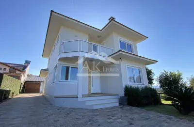 Residência excepcional com 04 quartos e piscina à venda em ivoti-rs!