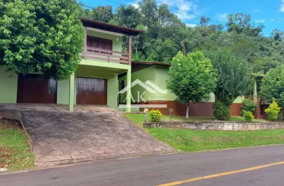 Duas casas em amplo terreno à venda em picada café, na serra gaúcha.